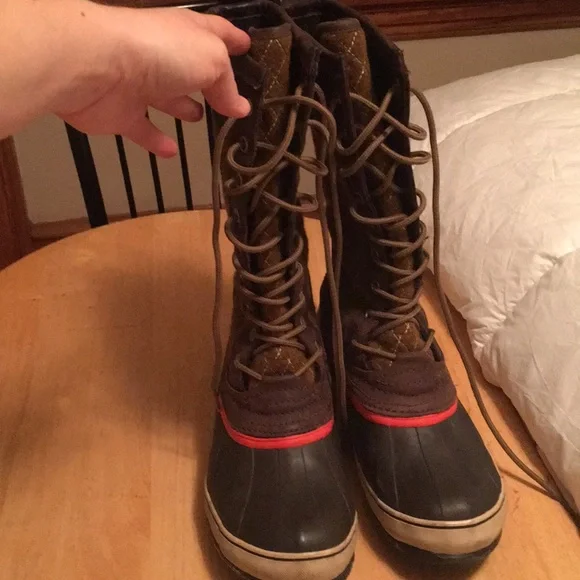 Sorel Winter Boots EUC Size 8 - Picture 5 of 7